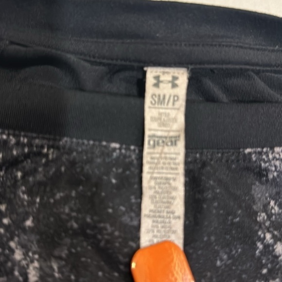 Under Armour women’s fitted body long sleep with 2 front pockets black and grey - Picture 6 of 9